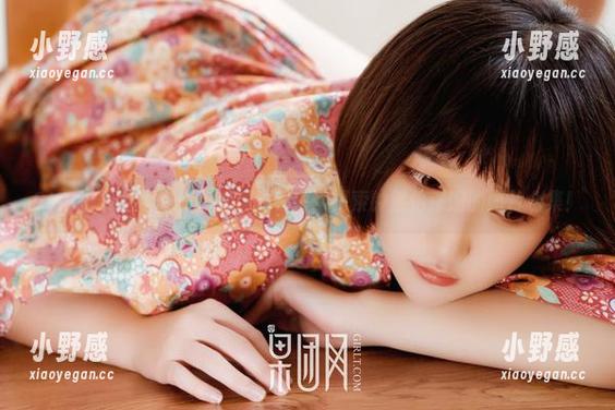 GIRLT果团网 - 一副眼镜的秘密：探索钟紫怡深邃的图片合集！