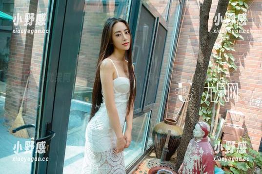 UGirls尤果网 - 张雪馨旅拍写真：每一张套图都在说‘我就是女神’。
