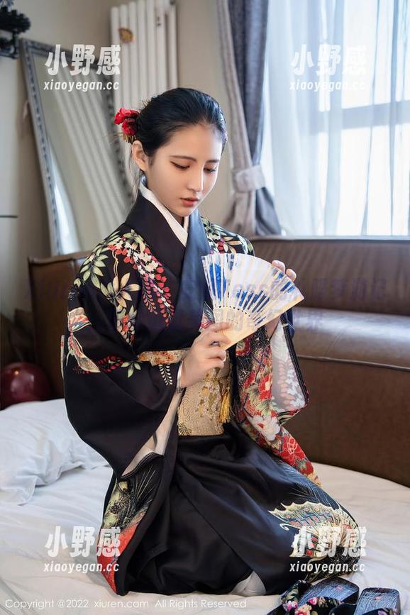 Xiuren秀人网 - 安妮Tess的礼服梦游记：带你逛逛美图的奇幻世界