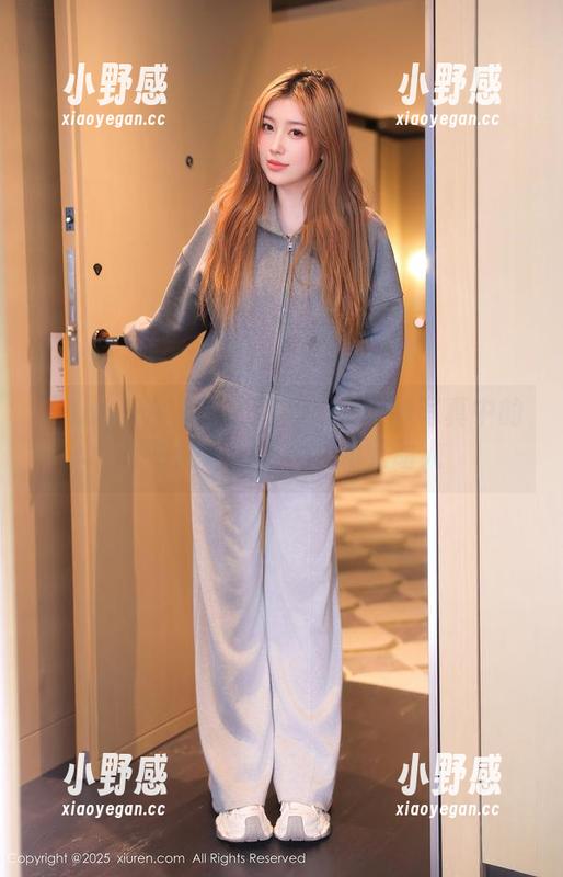 Xiuren秀人网 - 程开心：学妹写真中的光影迷踪，照片竟如此动人