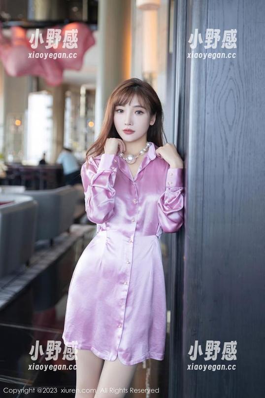 Xiuren秀人网 - 当鱼子酱Fish遇上秘书：一场关于写真分享的意外冒险