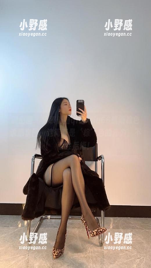 微密圈 - 分享俏妞qiaoniu66最新棕色诱惑套图，这简直是‘棕’色的魔力，不看会后悔！