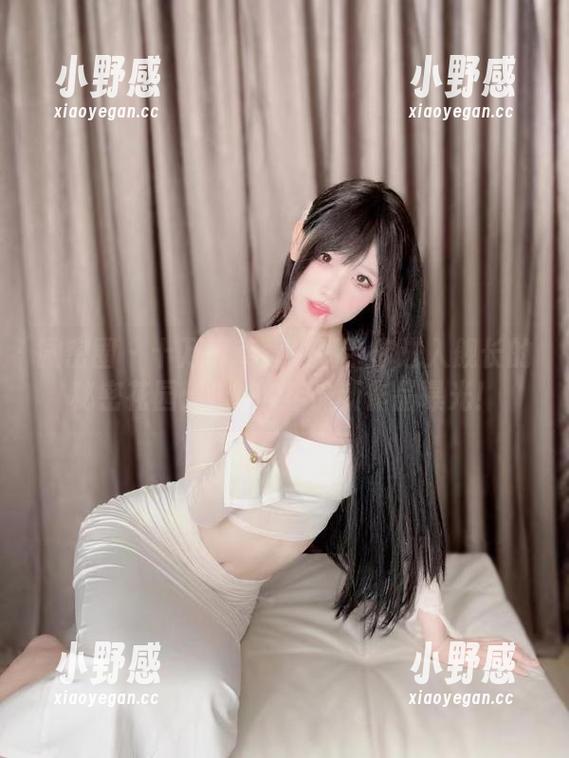微密圈 - 十万口草莓粥粥带你进入舰长的秘密花园：2024年最新作品曝光！