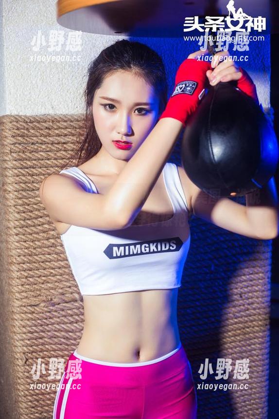 头条女神 - 短裤？？小热巴的美图，谁说夏天不能穿得惊艳？