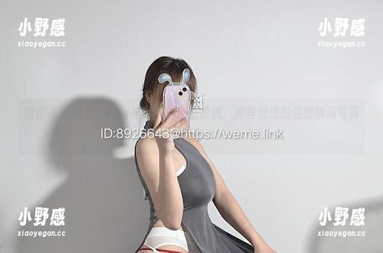 微密圈 - 婉柔yyyy与睡衣的亲密接触：那些浅浅的温暖瞬间写真图集