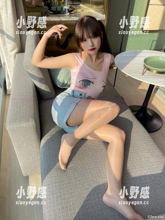 微密圈 - 沉浸在张思允的定制裤里丝图片里，心也跟着飞了！