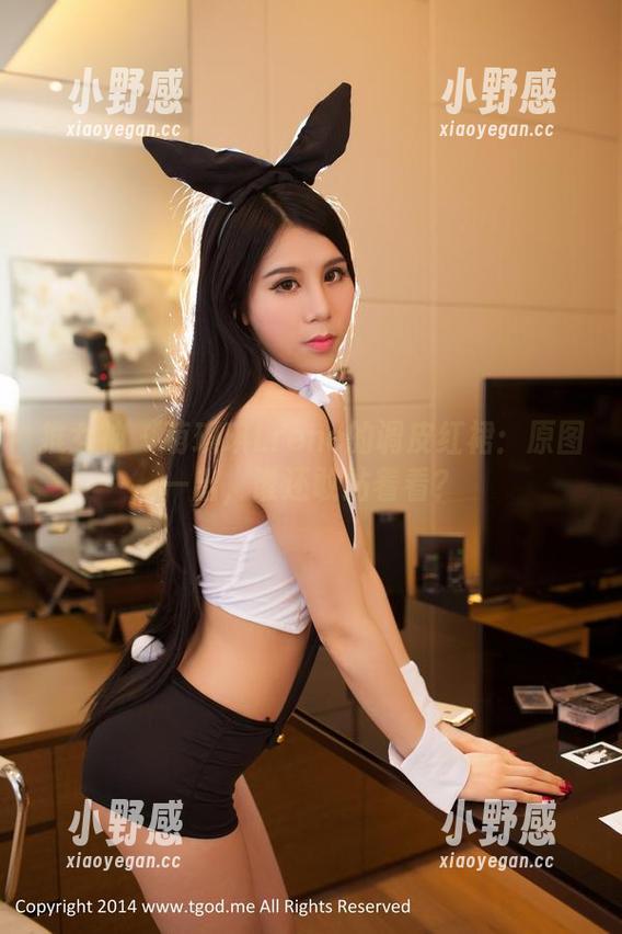 推女神 - 萌琪琪Lrene的调皮红裙：原图一出，谁还敢站着看？