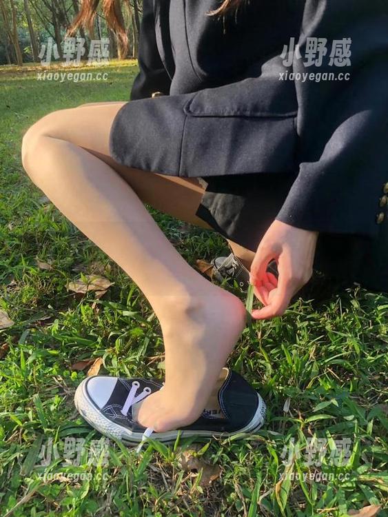 微密圈 - 没想到无敌哒小姨妈的温柔写真就能这么撩人，资源要准备好啊！