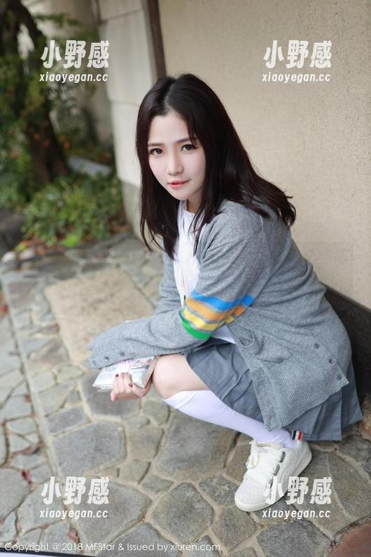 模范学院 - 伊小七MoMo的皮衣大片，无圣光只要幽默，美图背后的故事！