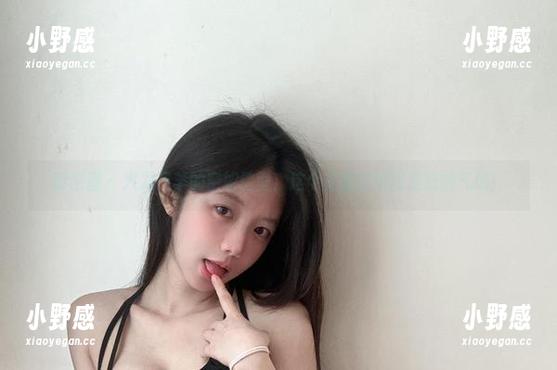 微密圈 - 火龙果羊的空姐造型：这个美图壁纸就是我的气场！
