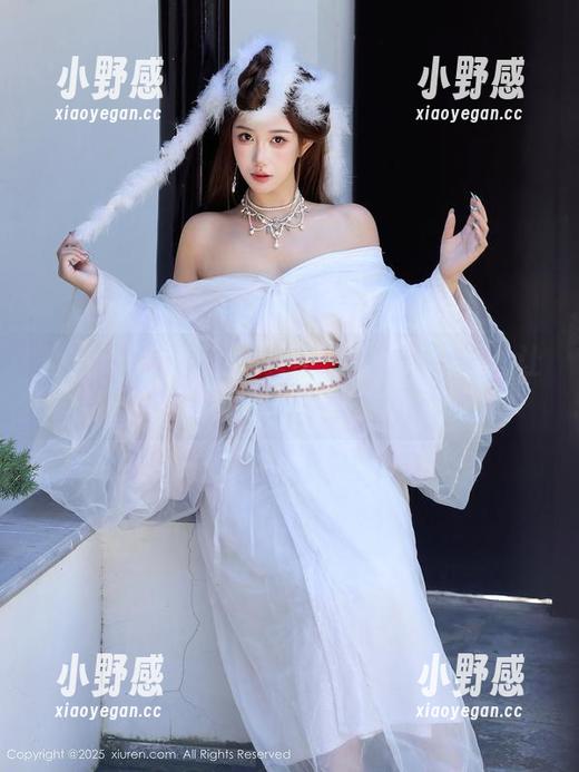 秀人网 - 唐翩翩的女王气场：精选图片让人心里小鹿狂撞！