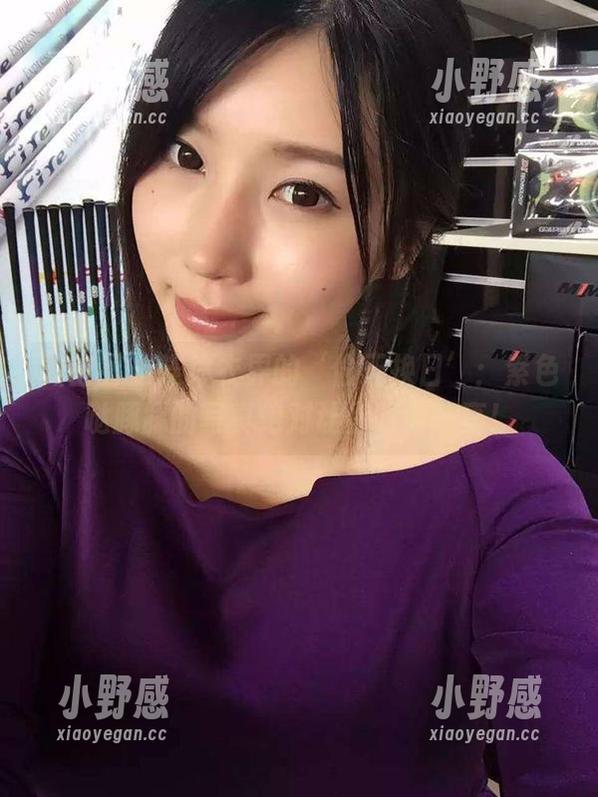 微密圈 - 连体衣界的‘偷天换日’：紫色哒豚豚的写真绝对让你眼前一亮！