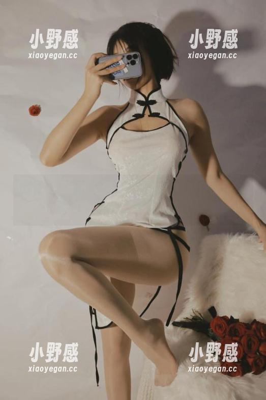 微密圈 - 翻看纪念小小v的红色内衣套装图包，整个人都热乎乎的！