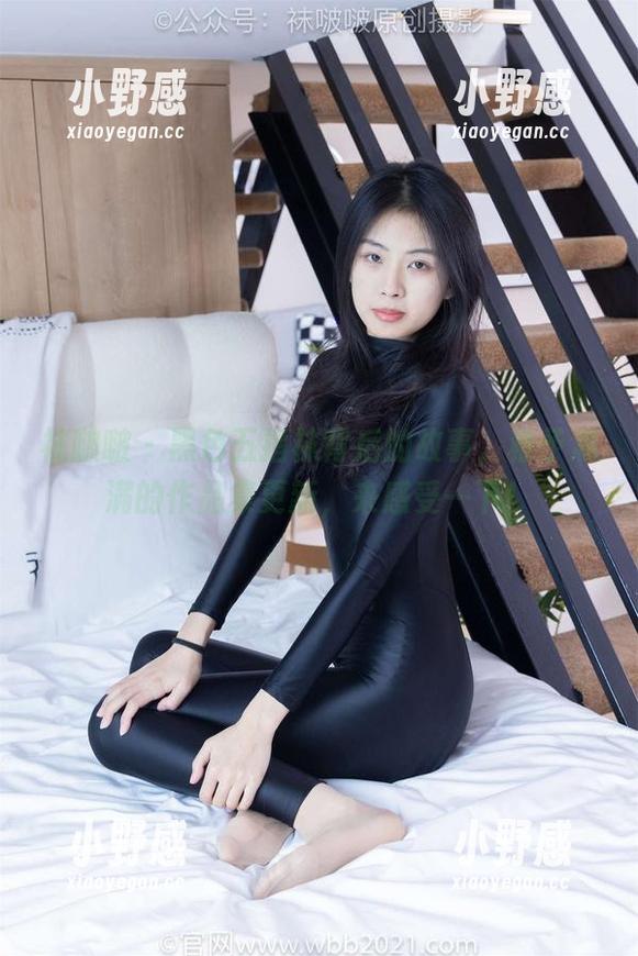 袜啵啵 - 黑色五指袜背后的故事，稚予满满的作品集更新，来感受一下！
